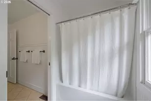 2145 Floral Hill Dr, Eugene, OR 97403 - Photo 32