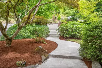 2145 Floral Hill Dr, Eugene, OR 97403 - Photo 2