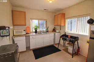 14475 SW 20th St, Beaverton, OR 97008 - Photo 10