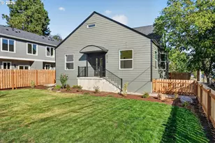 8413 NE Hassalo St, Portland, OR 97220 - Photo 20