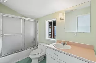 2039 N Jantzen Ave, Portland, OR 97217 - Photo 38