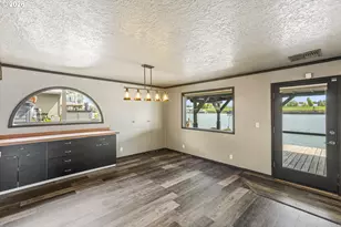 2039 N Jantzen Ave, Portland, OR 97217 - Photo 8