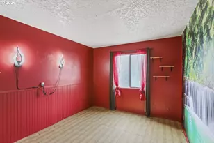 2039 N Jantzen Ave, Portland, OR 97217 - Photo 24