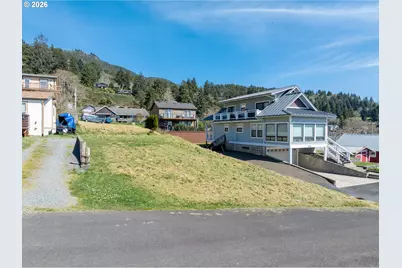 607 Driftwood Ave Ave, Garibaldi, OR 97118 - Photo 1