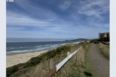 546 NW 10th St, Newport, OR 97365 - Photo 12