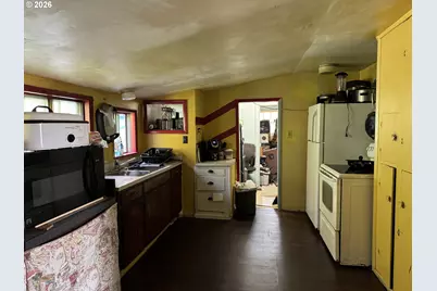 546 NW 10th St, Newport, OR 97365 - Photo 4