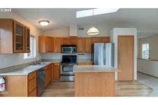 203 SE Surf Ave, Lincoln City, OR 97367 - Photo 16