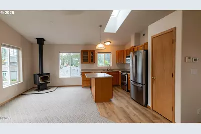 203 SE Surf Ave, Lincoln City, OR 97367 - Photo 14