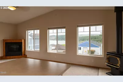 203 SE Surf Ave, Lincoln City, OR 97367 - Photo 20