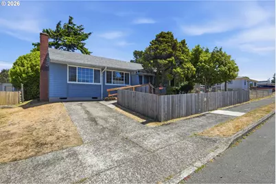 1669 Johnson St, North Bend, OR 97459 - Photo 2
