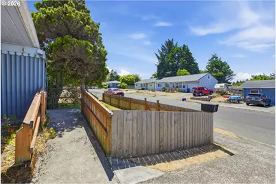 1669 Johnson St, North Bend, OR 97459 - Photo 34