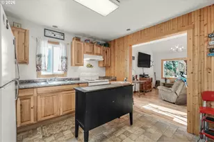 127 S Mike Rd, Tygh Valley, OR 97063 - Photo 12