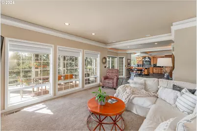 317 Aker Dr, Myrtle Creek, OR 97457 - Photo 8