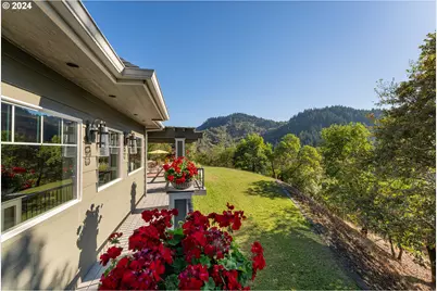 317 Aker Dr, Myrtle Creek, OR 97457 - Photo 38