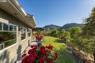 317 Aker Dr, Myrtle Creek, OR 97457 - Photo 38