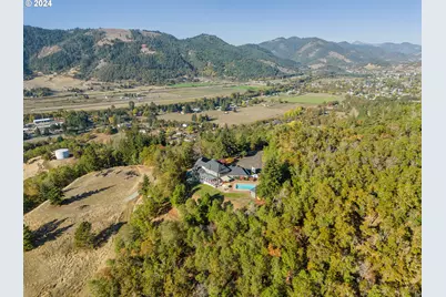 317 Aker Dr, Myrtle Creek, OR 97457 - Photo 46