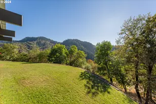 317 Aker Dr, Myrtle Creek, OR 97457 - Photo 36