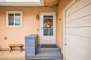 663 E 4th Ave, Riddle, OR 97469 - Photo 2