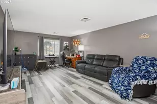 663 E 4th Ave, Riddle, OR 97469 - Photo 16