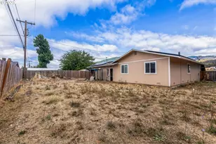 663 E 4th Ave, Riddle, OR 97469 - Photo 4
