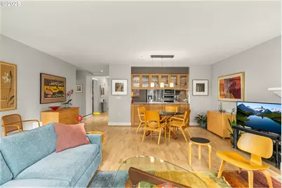 780 NW Westover Sq #3, Portland, OR 97210 - Photo 8