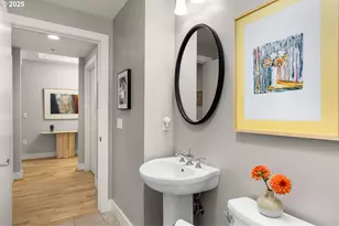 780 NW Westover Square, Portland, OR 97210 - Photo 18