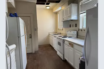 722 NE Couch St, Portland, OR 97232 - Photo 26