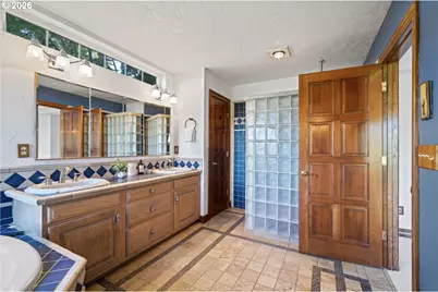 1777 Skyland Dr, Lake Oswego, OR 97034 - Photo 22