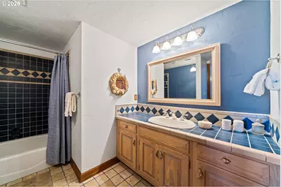 1777 Skyland Dr, Lake Oswego, OR 97034 - Photo 34