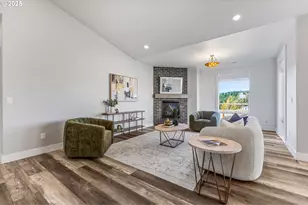 625 NW Crater Lk Dr, Dallas, OR 97338 - Photo 12