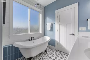 625 NW Crater Lk Dr, Dallas, OR 97338 - Photo 18