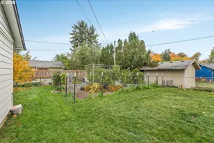 9028 N Chautauqua Pl, Portland, OR 97217 - Photo 24