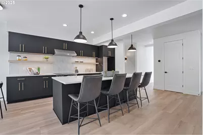 6020 SW 18th Dr, Portland, OR 97239 - Photo 8