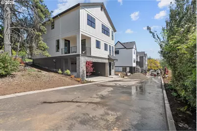 6020 SW 18th Dr, Portland, OR 97239 - Photo 1