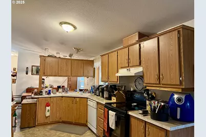1305 Kristi Loop, Lakeside, OR 97449 - Photo 12
