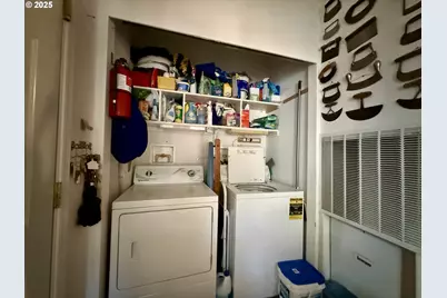 1305 Kristi Loop, Lakeside, OR 97449 - Photo 16