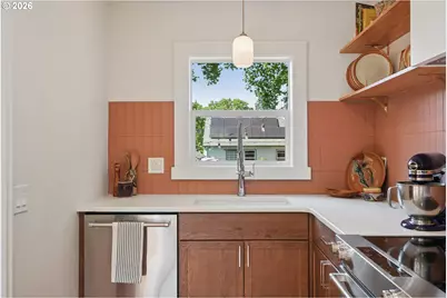 1917 NE Dekum St, Portland, OR 97211 - Photo 12