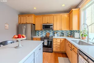 1861 NW Wonderview Ave, Gresham, OR 97030 - Photo 10