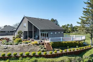 500 Farrell Ct, Seaside, OR 97138 - Photo 2