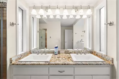 15702 NE Summerplace Dr, Portland, OR 97230 - Photo 20