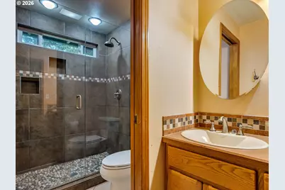 33726 Lake Front Dr, Warrenton, OR 97146 - Photo 24