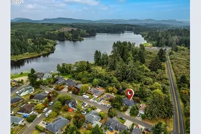 33726 Lake Front Dr, Warrenton, OR 97146 - Photo 40