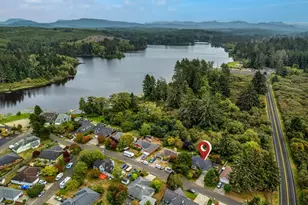 33726 Lake Front Dr, Warrenton, OR 97146 - Photo 40