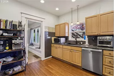 2456 NE 7th Ave, Portland, OR 97212 - Photo 8