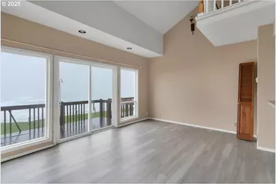 801 NW Coast St #2, Newport, OR 97365 - Photo 18