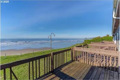 801 NW Coast St #2, Newport, OR 97365 - Photo 4