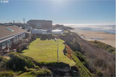 801 NW Coast St #2, Newport, OR 97365 - Photo 30