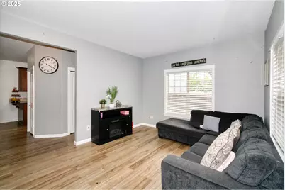 3228 NE Daffodil Dr, McMinnville, OR 97128 - Photo 8