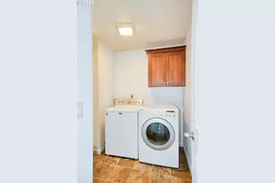 3228 NE Daffodil Dr, McMinnville, OR 97128 - Photo 18