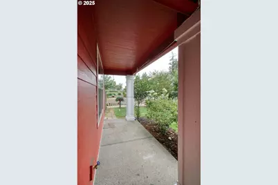 3228 NE Daffodil Dr, McMinnville, OR 97128 - Photo 6